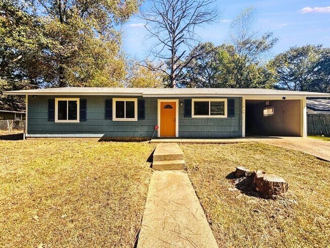 property at 1460 Woody Dr