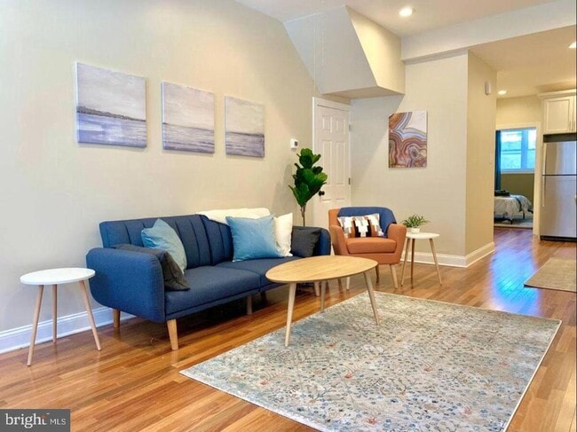 property at 1404 S 2nd St