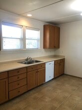 1566 Newburg Rd in Fortuna, CA - Foto de edificio - Building Photo