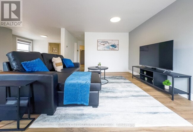 36 Main St in Kawartha Lakes, ON - Building Photo - Building Photo