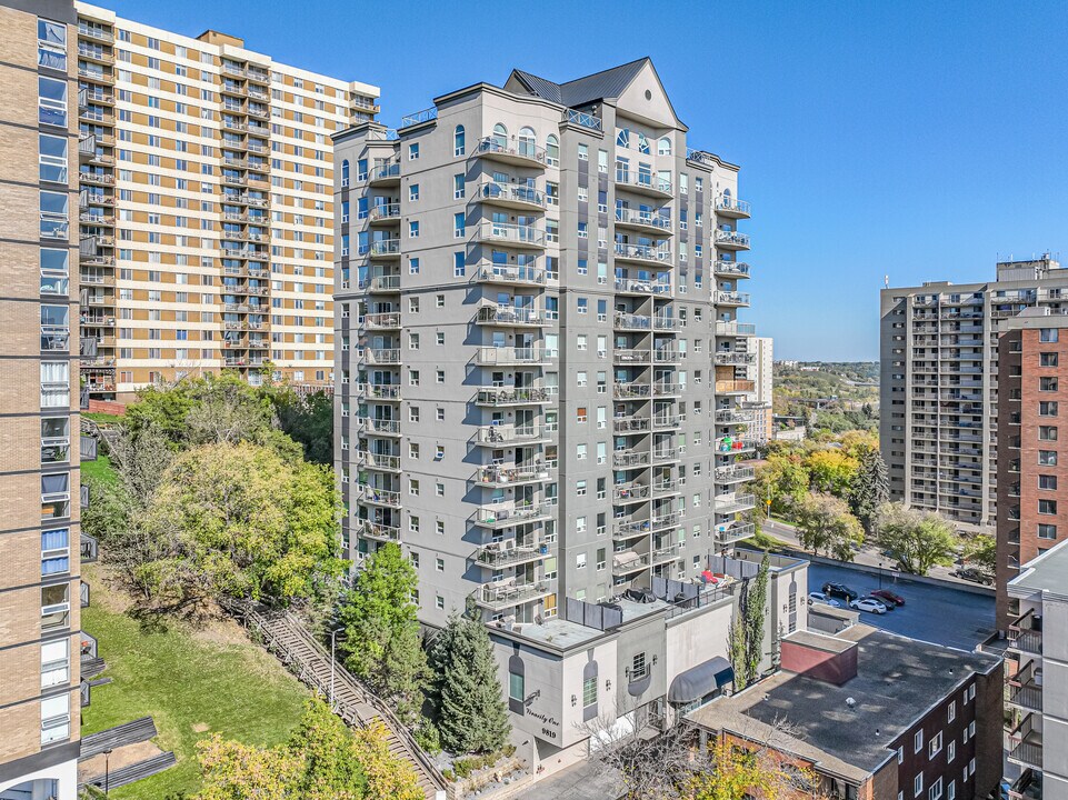 Vivacity One in Edmonton, AB - Building Photo