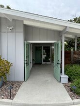 950 Crescent Dr in Vista, CA - Building Photo - Building Photo