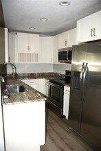 670 16th Ave S in St. Petersburg, FL - Building Photo - Building Photo