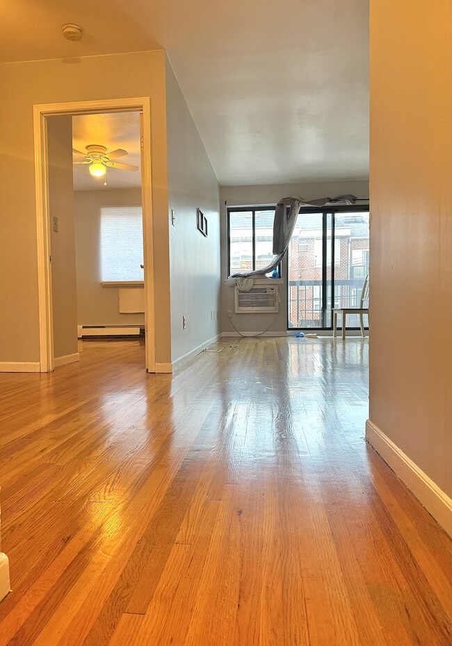 7534 113th St, Unit 2 in Forest Hills, NY - Building Photo - Building Photo