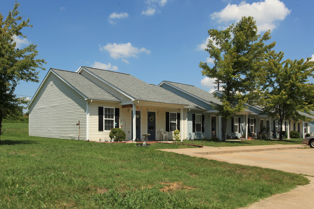 Sand Lane Manor in Henderson, KY - Foto de edificio