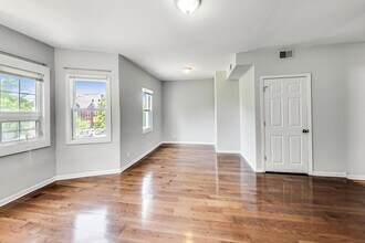 1725 N Kedzie Ave in Chicago, IL - Building Photo - Building Photo