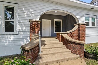 421 W Morton St in Denison, TX - Foto de edificio - Building Photo