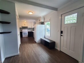 14 Westcliff Dr in Mount Sinai, NY - Building Photo - Building Photo