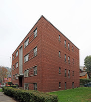 Claremount Court in Hamilton, ON - Building Photo - Building Photo