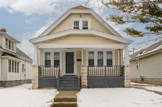 3472 S 15th Pl in Milwaukee, WI - Building Photo - Building Photo