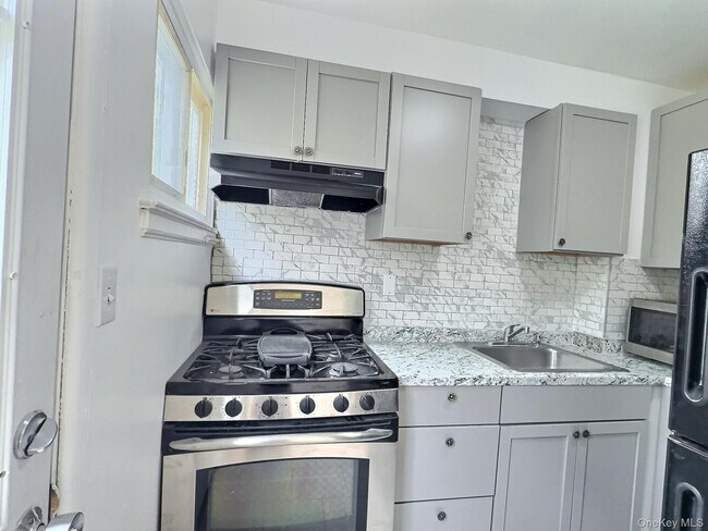 46 N Gilmore Blvd in Wappingers Falls, NY - Building Photo - Building Photo