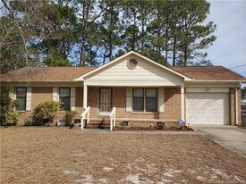 3264 Glenmore Dr in Hope Mills, NC - Building Photo