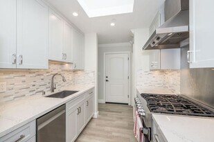 1009 S Norfolk St in San Mateo, CA - Building Photo