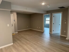 10 Leyden St, Unit 3 in Plymouth, MA - Building Photo - Building Photo