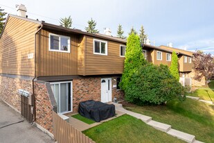 Prairie Meadows in Calgary, AB - Building Photo