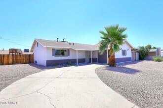 4031 N 81st Ave in Phoenix, AZ - Building Photo - Building Photo