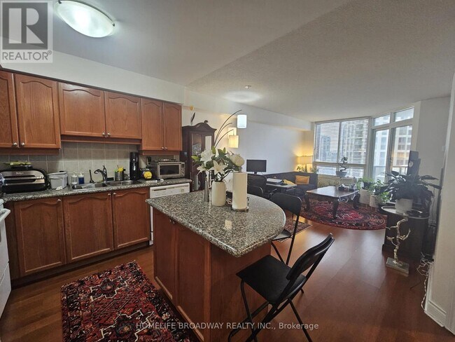78-678 Harrison Garden Blvd in Toronto, ON - Building Photo - Building Photo