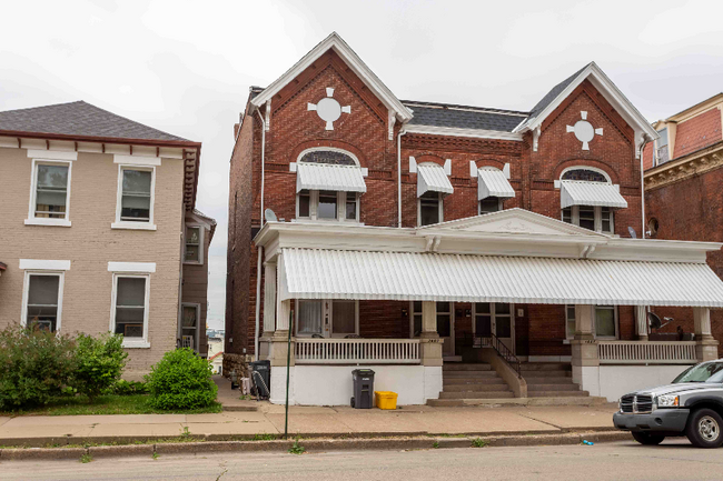 property at 1660 Iowa St