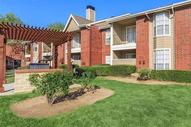 8110 Creekbend Dr in Houston, TX - Building Photo - Building Photo