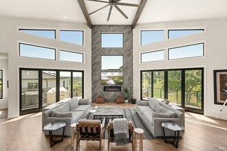 3727 Lakebriar Pl in Santa Rosa, CA - Building Photo - Building Photo