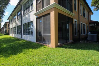 1308 Verde Dr in Naples, FL - Foto de edificio - Building Photo