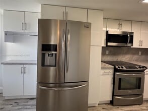 12302 NW 11th St in Miami, FL - Building Photo - Building Photo