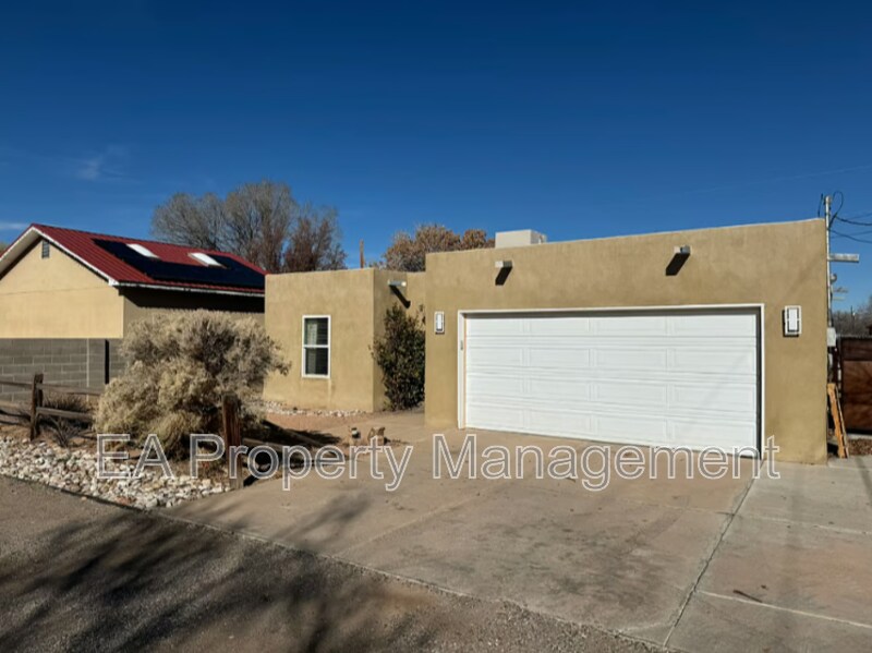 2241 Bartolo Ave SW in Albuquerque, NM - Building Photo