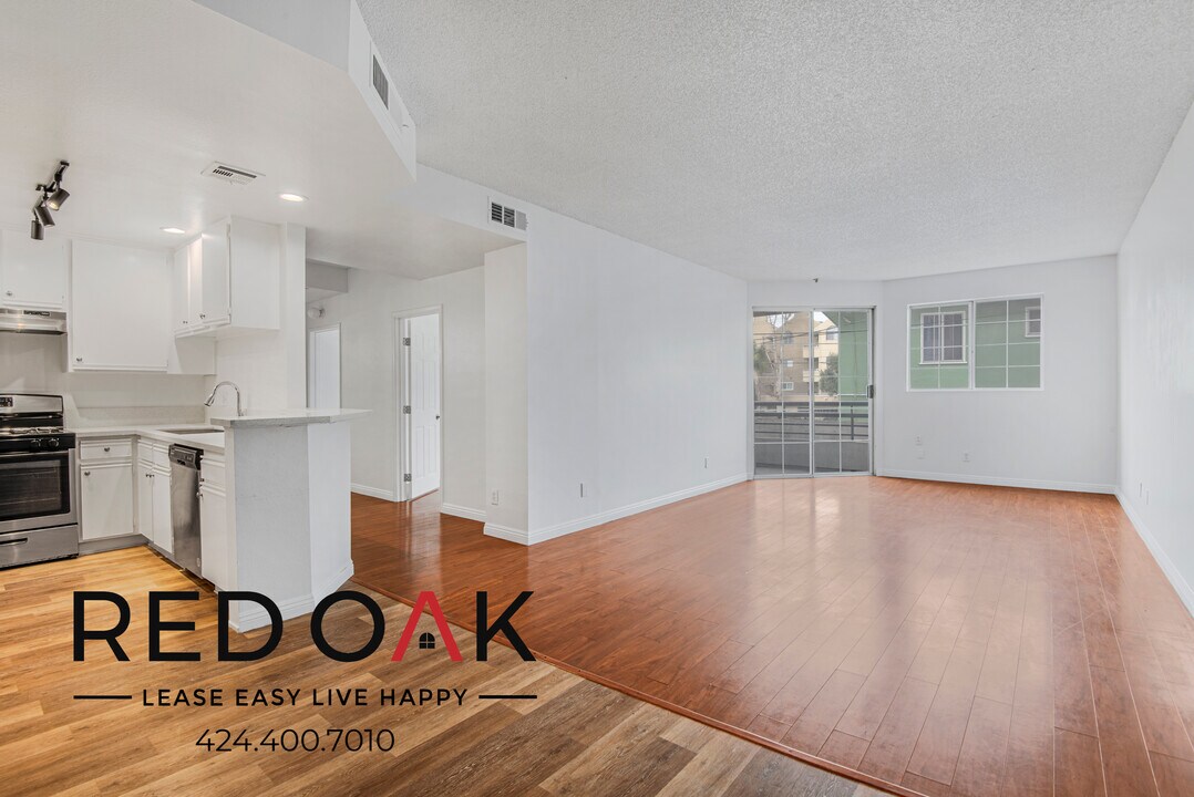 4320 S Centinela Ave in Los Angeles, CA - Building Photo
