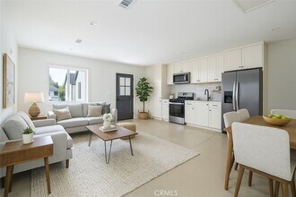 14309 Califa St in Los Angeles, CA - Building Photo - Building Photo