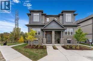 115 S Creek Dr in Kitchener, ON - Building Photo