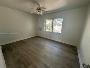 1948 Lincoln St in Hollywood, FL - Foto de edificio - Building Photo