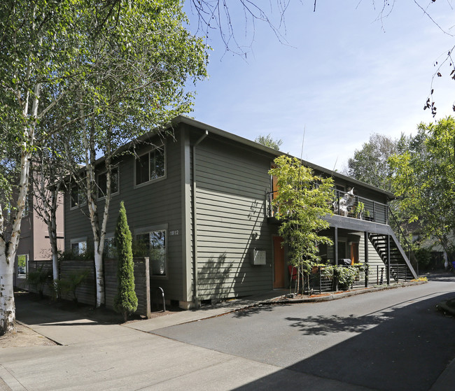 1912-1924 SE 11th Ave in Portland, OR - Building Photo - Building Photo