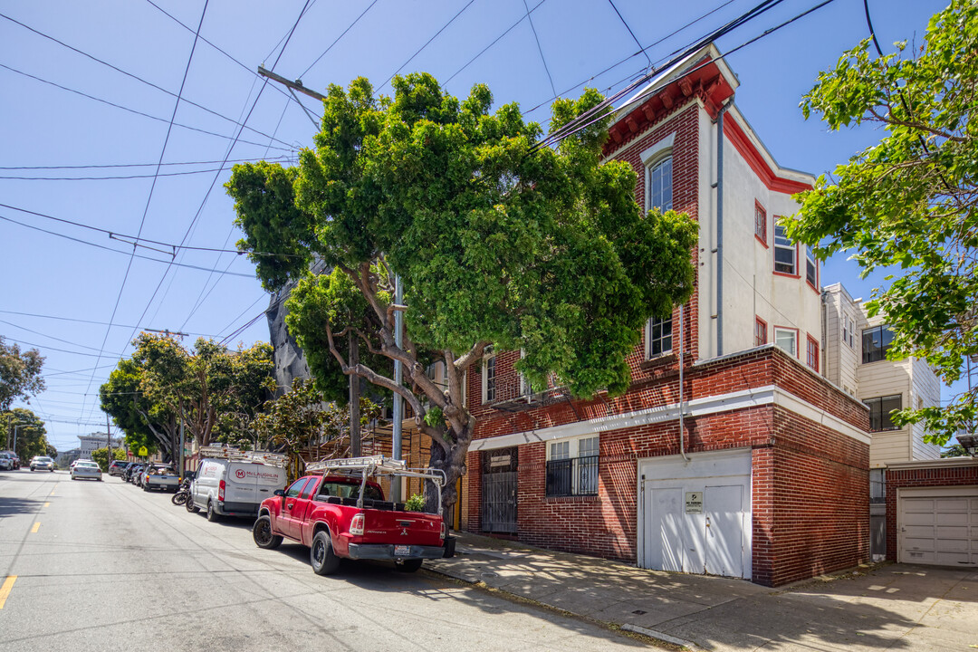 112 Parnassus Ave in San Francisco, CA - Building Photo