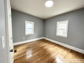 3 Grafton St, Unit 1 in Boston, MA - Building Photo - Building Photo