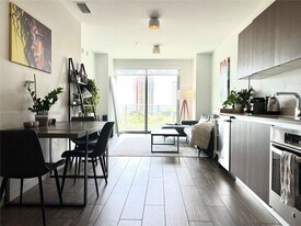 1600 SW 1st Ave in Miami, FL - Building Photo