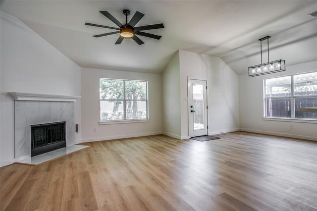 2820 Enchanted Eve Dr in Little Elm, TX - Foto de edificio