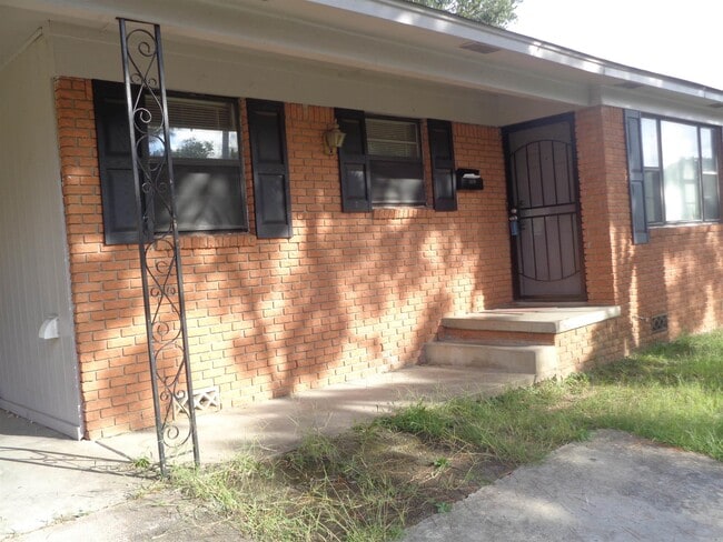 1819 S Monroe St in Little Rock, AR - Building Photo - Building Photo