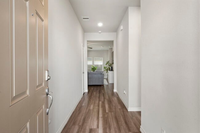 1033 Verona Dr in College Station, TX - Foto de edificio - Building Photo