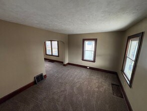819 Longview Ave in Akron, OH - Building Photo - Building Photo