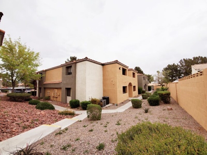 3151 N Soaring Gulls Dr in Las Vegas, NV - Building Photo