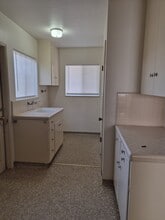 1428 N Crawford Ave in Dinuba, CA - Building Photo - Building Photo