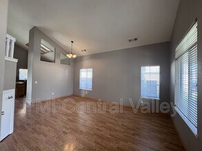 10335 Point Reyes Cir in Stockton, CA - Building Photo - Building Photo