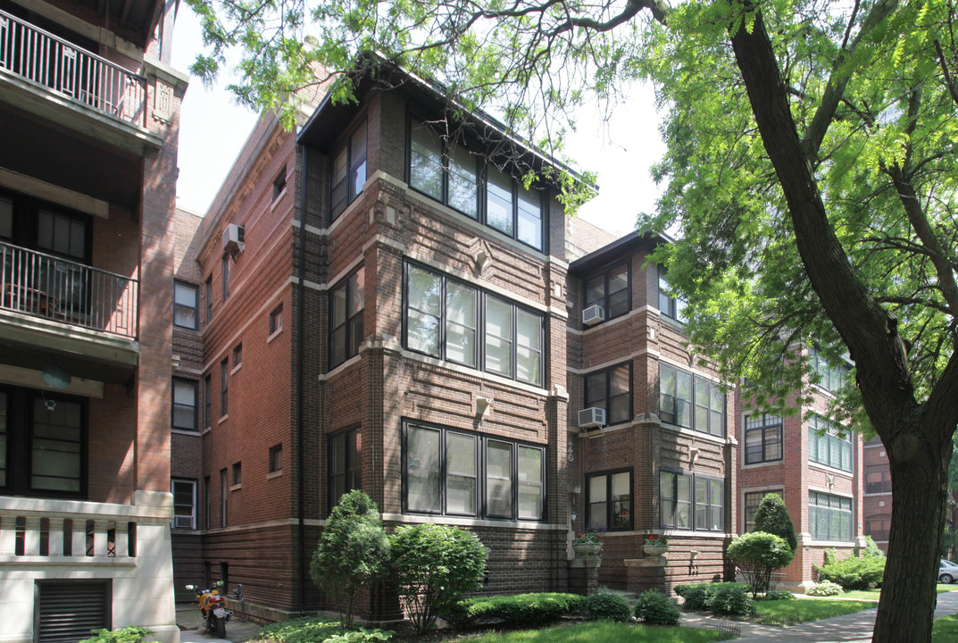 5515-5517 S Hyde Park Blvd in Chicago, IL - Building Photo