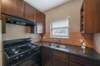 406 Quitman St photo'