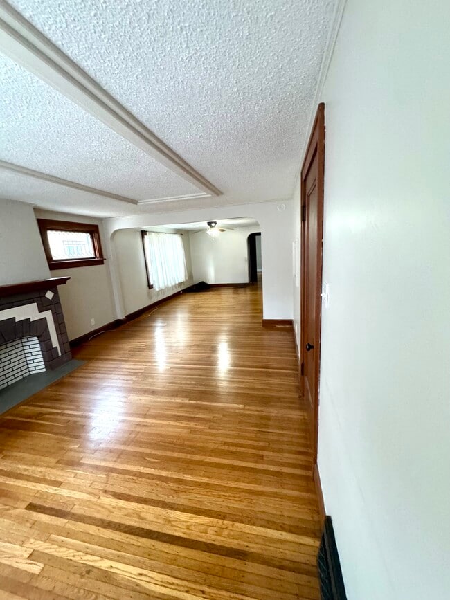 112 Culver Rd, Unit Lower Apartment