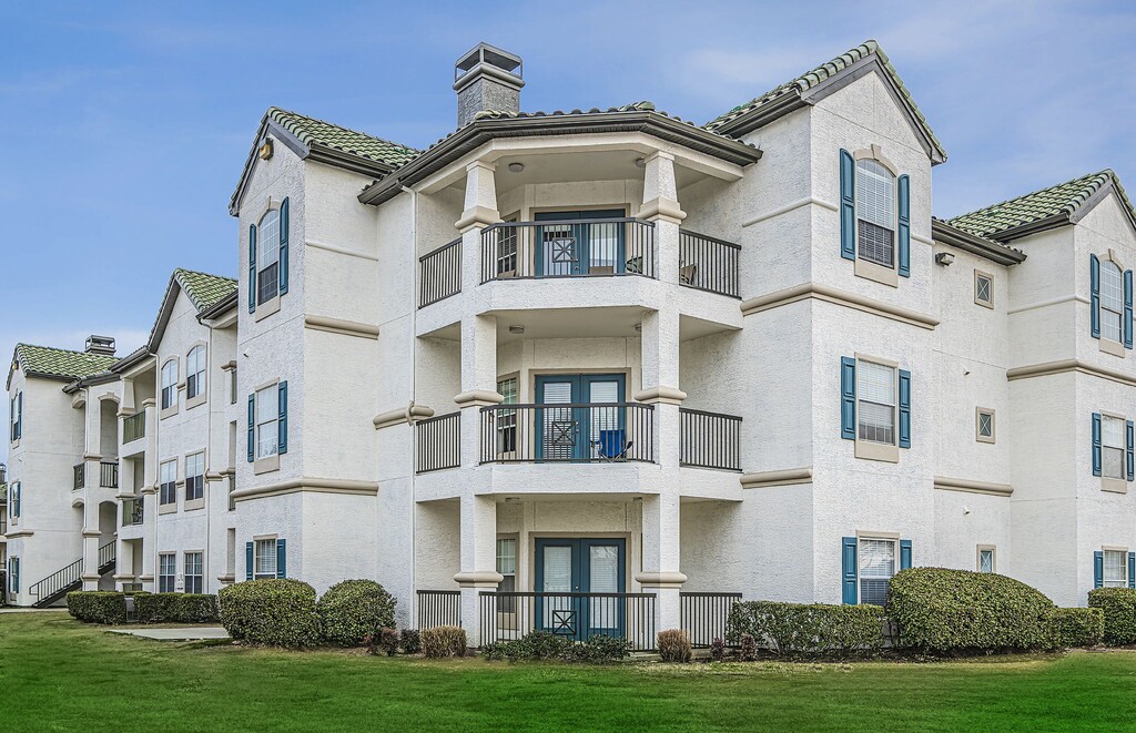 Belmond Apartments in Haltom City, TX