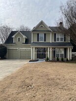 1340 Holleybrooke Dr in Alpharetta, GA - Building Photo