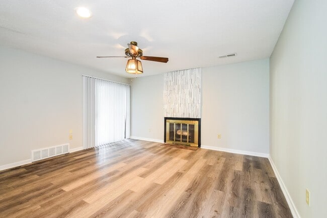 5825 Lynnfield Cove in Memphis, TN - Building Photo - Building Photo