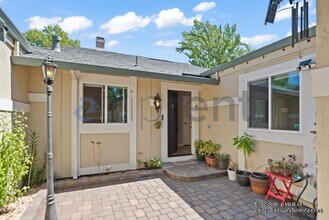 652 St Ives Ct in Walnut Creek, CA - Building Photo - Building Photo