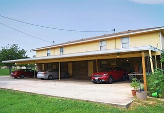 400 Amber Ln in Crowley, TX - Building Photo - Building Photo
